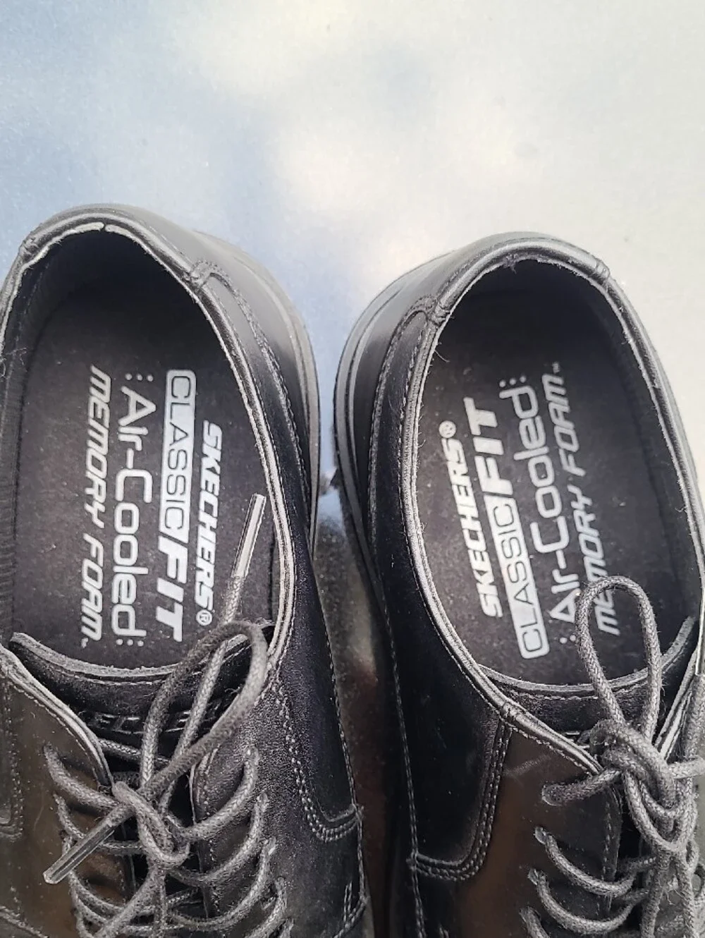 Skechers For Man Size 7 Used Color Black